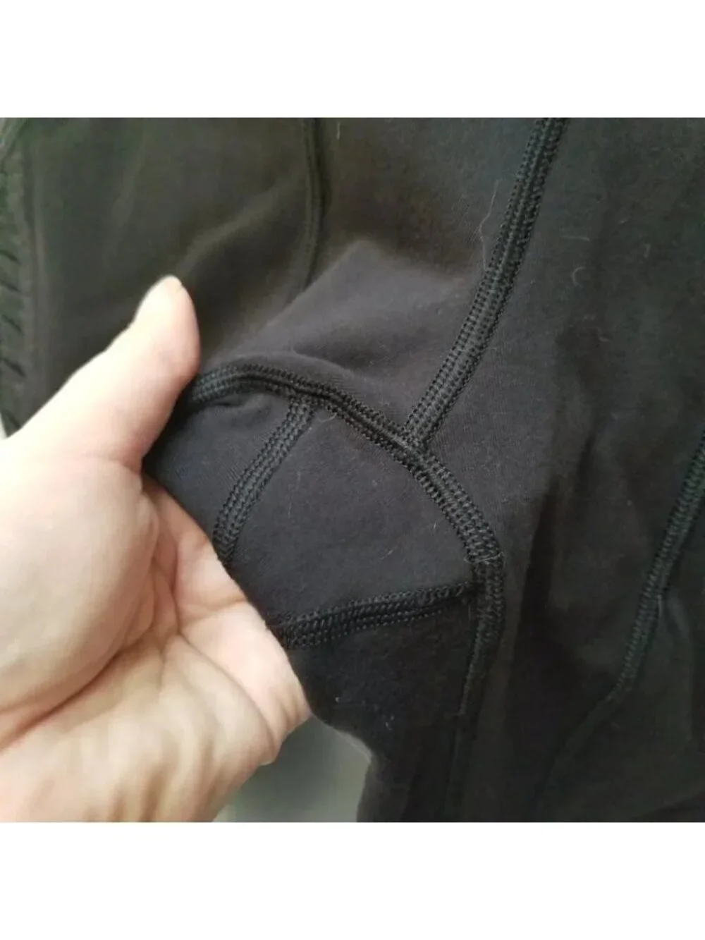 𝅺lululemon Black Side  Satin Ruffle Leggings 8